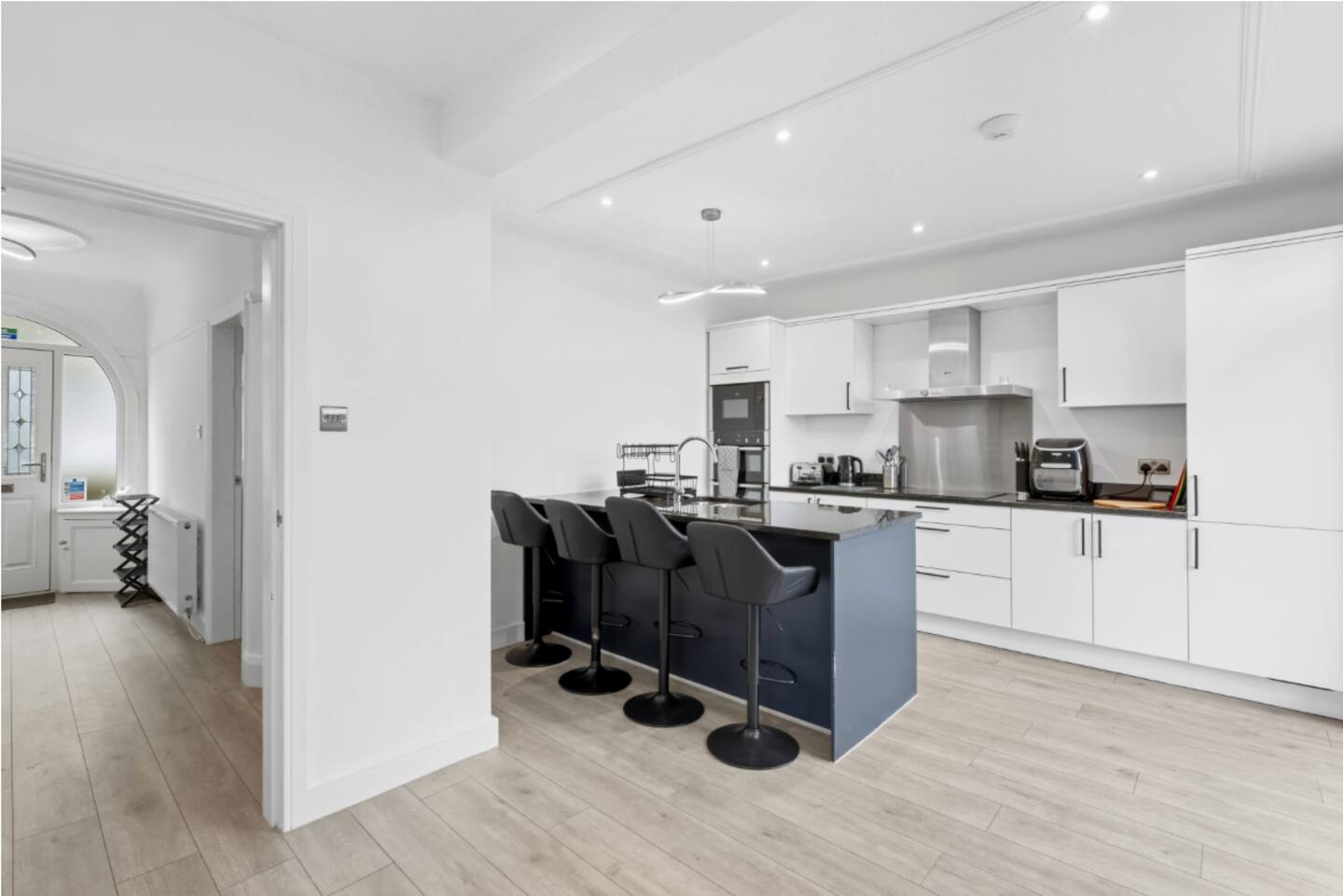 Stylish & Modern 3 Bed Home Runcorn