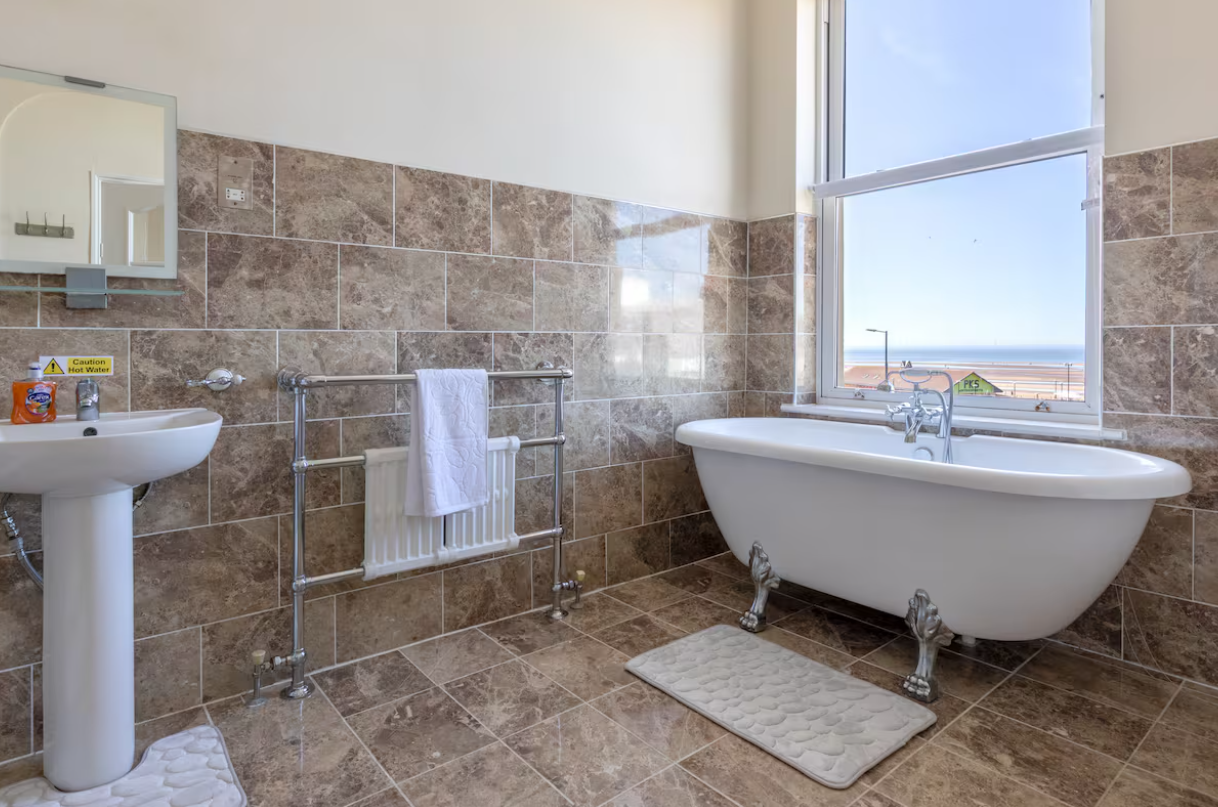 16 Guest House | Rhyl